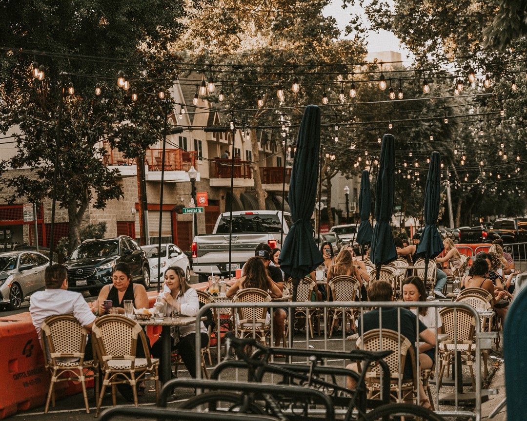 City extends expanded outdoor restaurant dining program through June 2022